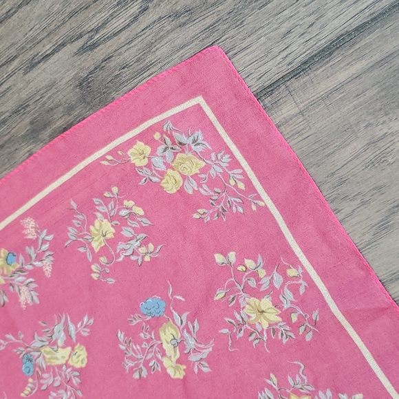 VINTAGE GAP SCARF *Like New Condition! - Picture 3 of 3